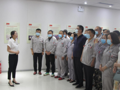 ��˾�M���h�T���^�������hʷ�DƬչ�[